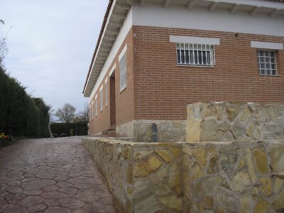 Chalet independiente en Trijueque (Urb. Mirador del Cid). Vive sin factura de luz