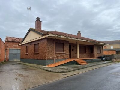 Venta chalet, casa y jardín