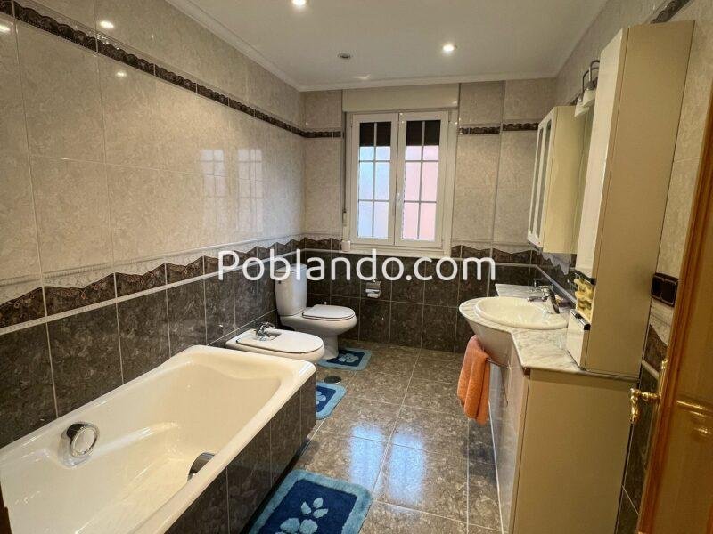 Venta chalet, casa y jardín
