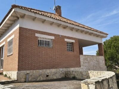 Chalet independiente en Trijueque (Urb. Mirador del Cid). Vive sin factura de luz
