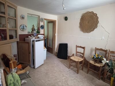 Casa de pueblo de 180 m² para rehabilitar con anexo en Villaseca de Henares