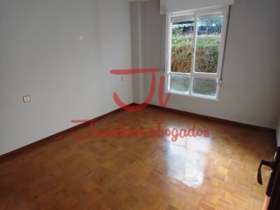 PISO DE 3 HABITACIONES CON ASCENSOR EN LENA