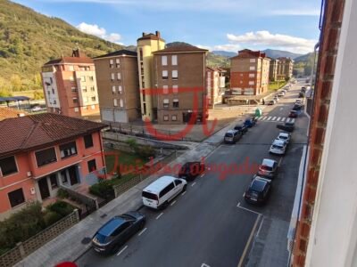 PISO DE 3 HABITACIONES CON ASCENSOR EN LENA