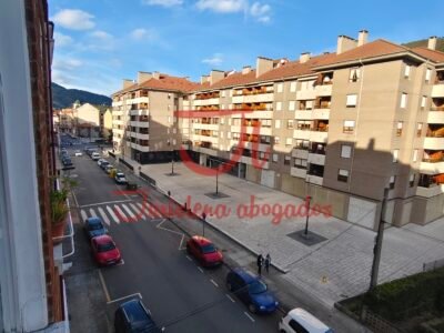 PISO DE 3 HABITACIONES CON ASCENSOR EN LENA