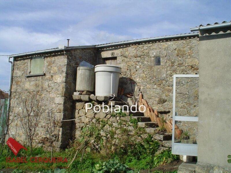 OPORTUNIDAD ÚNICA - CASA DE PIEDRA A REFORMAR CON TERRENO Y VISTAS AL MAR EN EL CENTRO DE A GUARDA.