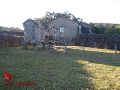 CASA HISTÓRICA DE 1900 EN OIA - 312 m² SOBRE UNA FINCA DE 5.769 m²
