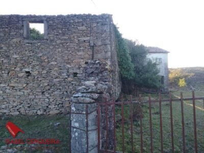 CASA HISTÓRICA DE 1900 EN OIA - 312 m² SOBRE UNA FINCA DE 5.769 m²