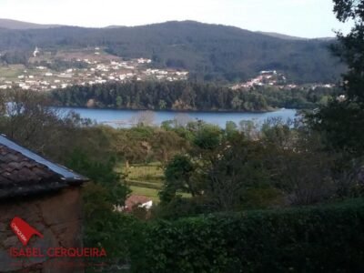 TERRENO DE 2.150 M² CON 600 M² EDIFICABLES Y CASA DE PIEDRA PARA RESTAURAR - ENCANTO GALLEGO Y GRANDES POSIBILIDAD