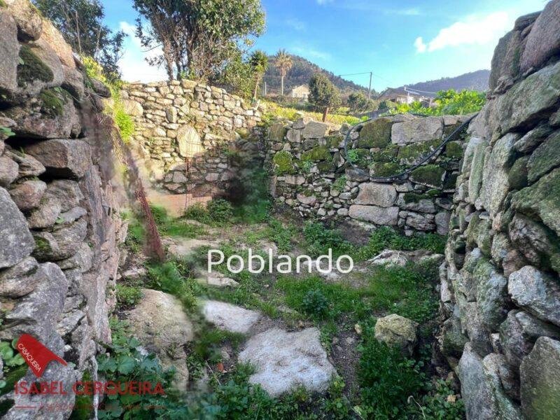 CASA DE PUEBLO PARA REFORMA FRENTE AL MAR - OIA, SUELO EDIFICABLE Y PROYECTO INCLUIDO.