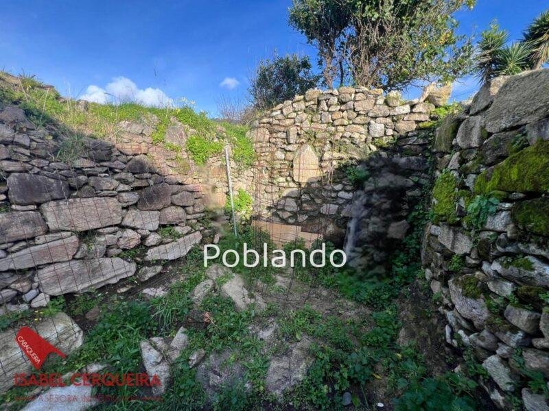 CASA DE PUEBLO PARA REFORMA FRENTE AL MAR - OIA, SUELO EDIFICABLE Y PROYECTO INCLUIDO.