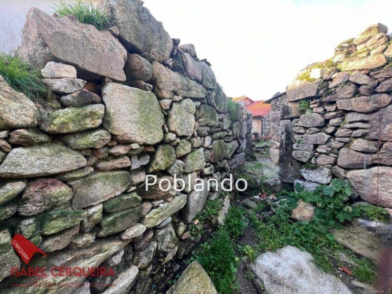CASA DE PUEBLO PARA REFORMA FRENTE AL MAR - OIA, SUELO EDIFICABLE Y PROYECTO INCLUIDO.