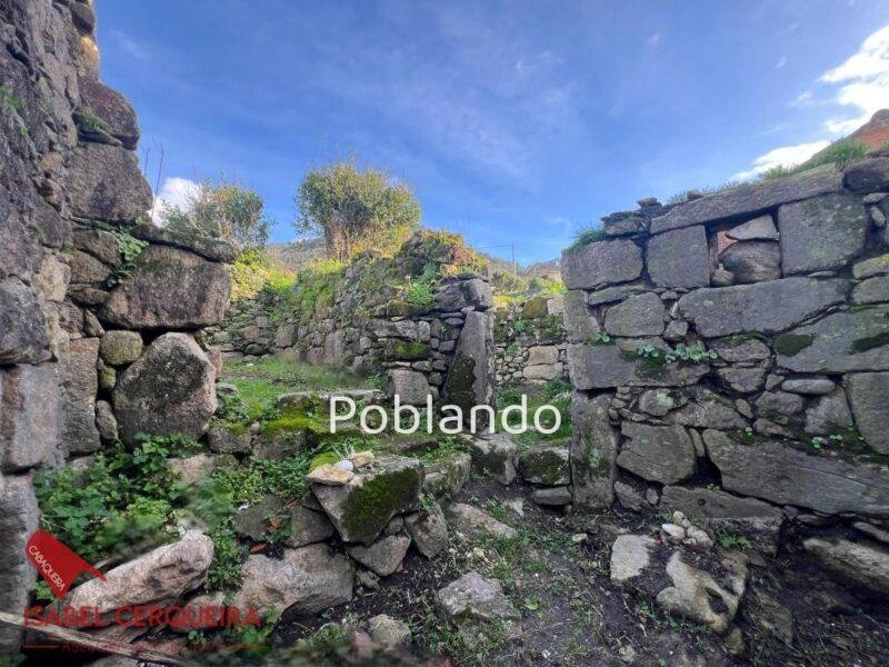 CASA DE PUEBLO PARA REFORMA FRENTE AL MAR - OIA, SUELO EDIFICABLE Y PROYECTO INCLUIDO.