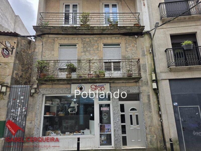 EDIFICIO EN PLENO CENTRO DE A GUARDA - 2 VIVIENDAS Y LOCAL COMERCIAL CON MÚLTIPLES POSIBILIDADES