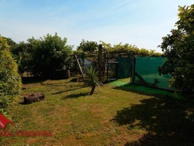 TU HOGAR EN EL BAIXO MIÑO: CASA EN UNA PLANTA CON PISCINA Y AMPLIOS ESPACIOS