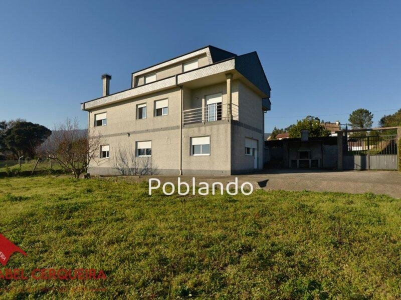 GRAN CHALET EN O ROSAL - ESPACIO, CALIDAD Y UBICACIÓN PRIVILEGIADA.