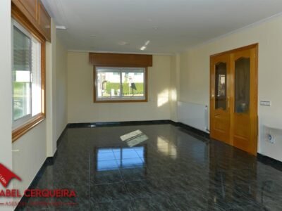 GRAN CHALET EN O ROSAL - ESPACIO, CALIDAD Y UBICACIÓN PRIVILEGIADA.