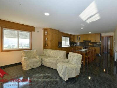 GRAN CHALET EN O ROSAL - ESPACIO, CALIDAD Y UBICACIÓN PRIVILEGIADA.