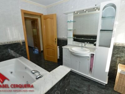 GRAN CHALET EN O ROSAL - ESPACIO, CALIDAD Y UBICACIÓN PRIVILEGIADA.