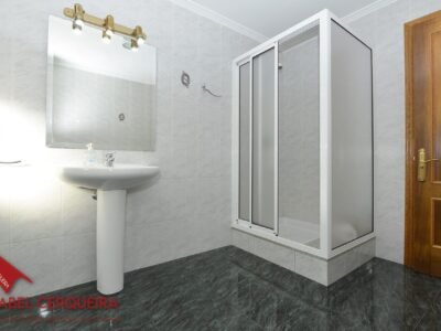GRAN CHALET EN O ROSAL - ESPACIO, CALIDAD Y UBICACIÓN PRIVILEGIADA.