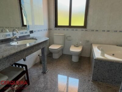 LUJO, PRIVACIDAD Y ESPACIO | CHALET DE 603 m² EN O ROSAL