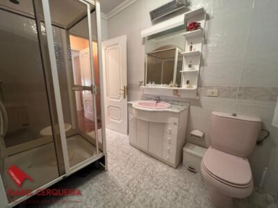 CHALET EXCLUSIVO EN O ROSAL - 431 M², 7 DORMITORIOS Y AMPLIA PARCELA DE 1.486 M²