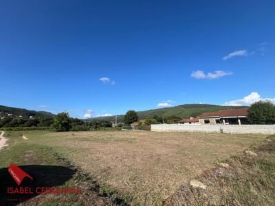 ¡OPORTUNIDAD EN O ROSAL! PARCELA EDIFICABLE DE 1.462 m², LLANA Y A 1 MINUTO DEL CENTRO - 57.000 €