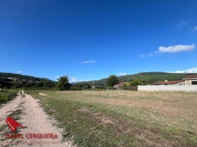 ¡OPORTUNIDAD EN O ROSAL! PARCELA EDIFICABLE DE 1.462 m², LLANA Y A 1 MINUTO DEL CENTRO - 57.000 €