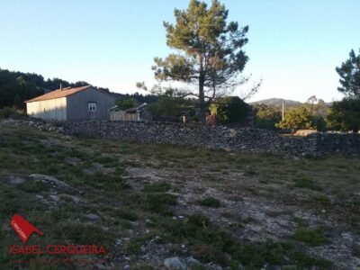 CASA HISTÓRICA DE 1900 EN OIA - 312 m² SOBRE UNA FINCA DE 5.769 m²