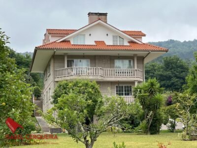 CHALET DE PIEDRA CON DOS VIVIENDAS EN CORUXO | VIGO