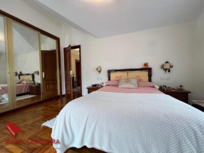 CHALET DE PIEDRA CON DOS VIVIENDAS EN CORUXO | VIGO
