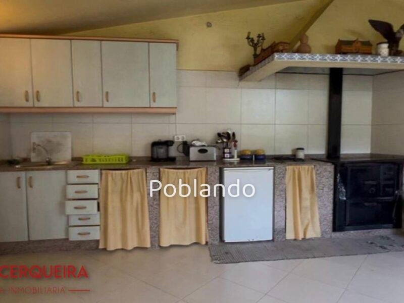 UNA PROPIEDAD ÚNICA EN VIGO | CHALET DE PIEDRA, 2 VIVIENDAS Y GRAN FINCA PRIVADA