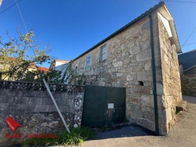 OIA · UNA CASA DE PIEDRA CON VISTAS AL ATLÁNTICO PARA CREAR ALGO ÚNICO