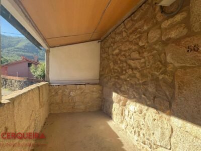 OIA · UNA CASA DE PIEDRA CON VISTAS AL ATLÁNTICO PARA CREAR ALGO ÚNICO
