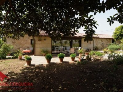 EXCLUSIVA EN TOMIÑO | CHALET DE PIEDRA EN PLANTA BAJA CON 2.800 M² DE FINCA PRIVADA