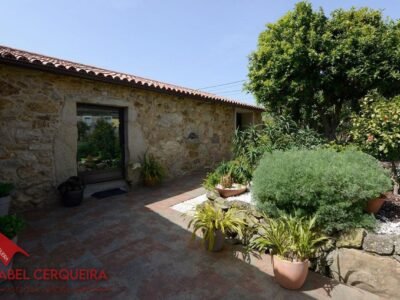 EXCLUSIVA EN TOMIÑO | CHALET DE PIEDRA EN PLANTA BAJA CON 2.800 M² DE FINCA PRIVADA