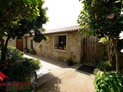 EXCLUSIVA EN TOMIÑO | CHALET DE PIEDRA EN PLANTA BAJA CON 2.800 M² DE FINCA PRIVADA
