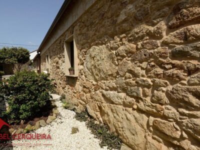 EXCLUSIVA EN TOMIÑO | CHALET DE PIEDRA EN PLANTA BAJA CON 2.800 M² DE FINCA PRIVADA