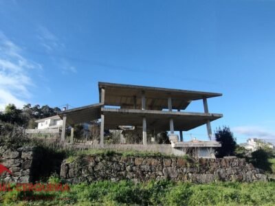 TU NUEVO CHALET EN O ROSAL: VISTAS A PORTUGAL Y PROYECTO CON LICENCIA