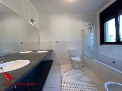GRAN CASA DE PIEDRA EN TOMIÑO - 386 M², 1.437 M² DE PARCELA Y UNA UBICACIÓN PRIVILEGIADA