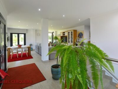 VILLA PRIVADA EN O ROSAL · DISEÑO CONTEMPORÁNEO, JARDÍN Y VISTAS A PORTUGAL