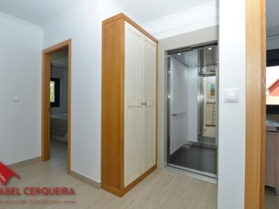 VILLA PRIVADA EN O ROSAL · DISEÑO CONTEMPORÁNEO, JARDÍN Y VISTAS A PORTUGAL