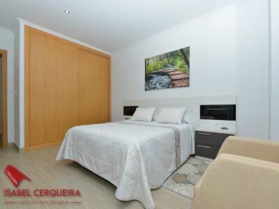 VILLA PRIVADA EN O ROSAL · DISEÑO CONTEMPORÁNEO, JARDÍN Y VISTAS A PORTUGAL
