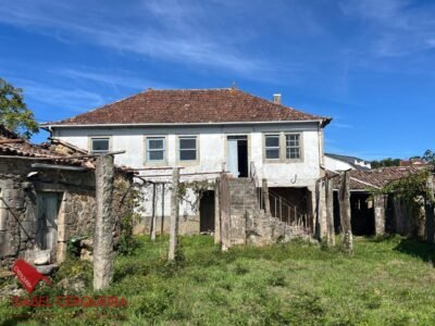 CASA SEÑORIAL DE PIEDRA · 5.267 m² DE FINCA · POSIBILIDADES DE EDIFICACIÓN | FORCADELA · TOMIÑO