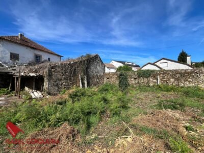 CASA SEÑORIAL DE PIEDRA · 5.267 m² DE FINCA · POSIBILIDADES DE EDIFICACIÓN | FORCADELA · TOMIÑO