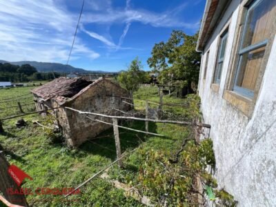 CASA SEÑORIAL DE PIEDRA · 5.267 m² DE FINCA · POSIBILIDADES DE EDIFICACIÓN | FORCADELA · TOMIÑO
