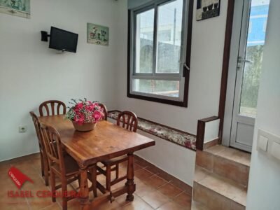 VIVE EN EL CENTRO DE A GUARDA: CASA CON GARAJE Y AMPLIA TERRAZA