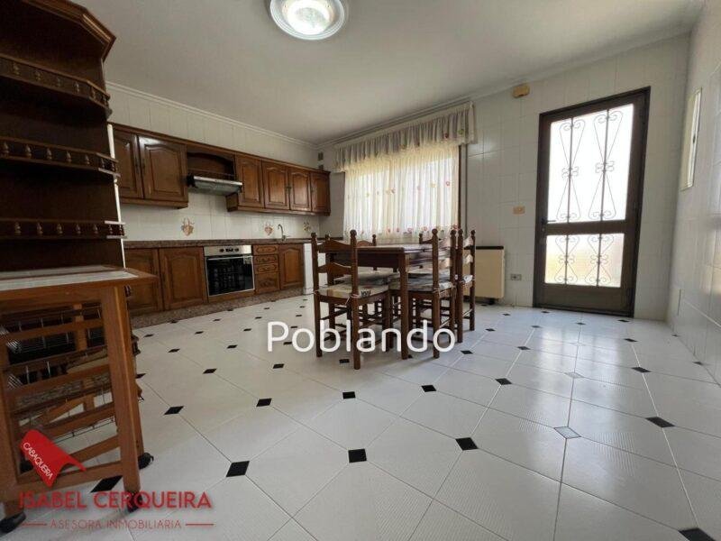 AMPLIA CASA EN A GUARDA CON 6 DORMITORIOS - ESPACIO, UBICACIÓN Y GRANDES POSIBILIDADES