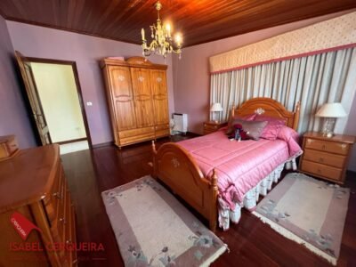 AMPLIA CASA EN A GUARDA CON 6 DORMITORIOS - ESPACIO, UBICACIÓN Y GRANDES POSIBILIDADES
