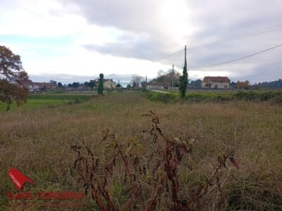 TERRENO URBANIZABLE DE 1.126 m² EN TOMIÑO