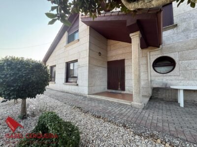 CASA DE PIEDRA EN TOMIÑO | 181 M², 4 DORMITORIOS Y AMPLIO JARDÍN PRIVADO